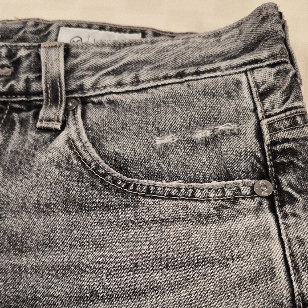 Woman's Gray Straight Jeans - Picture 6 of 16